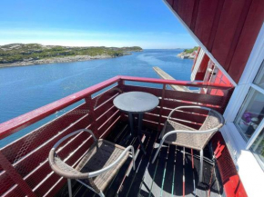 Nautnes sea view apartment